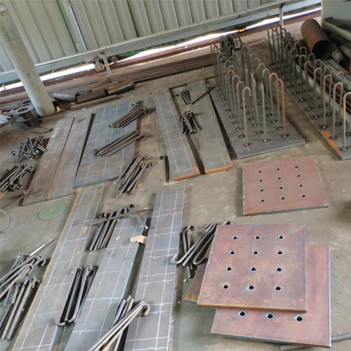 有哪些其他因素会影响白城预埋件位置的确定？